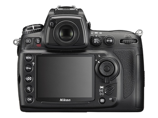 Illustration for article titled Nikon D700 DSLR Official: D3's Big Sensor In a Smaller Body for $2999